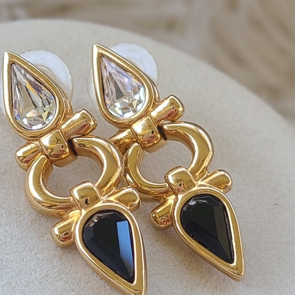 Swarovski Crystal Swan Signed Pierced Earrings- Great Condition - Picture 2 of 6